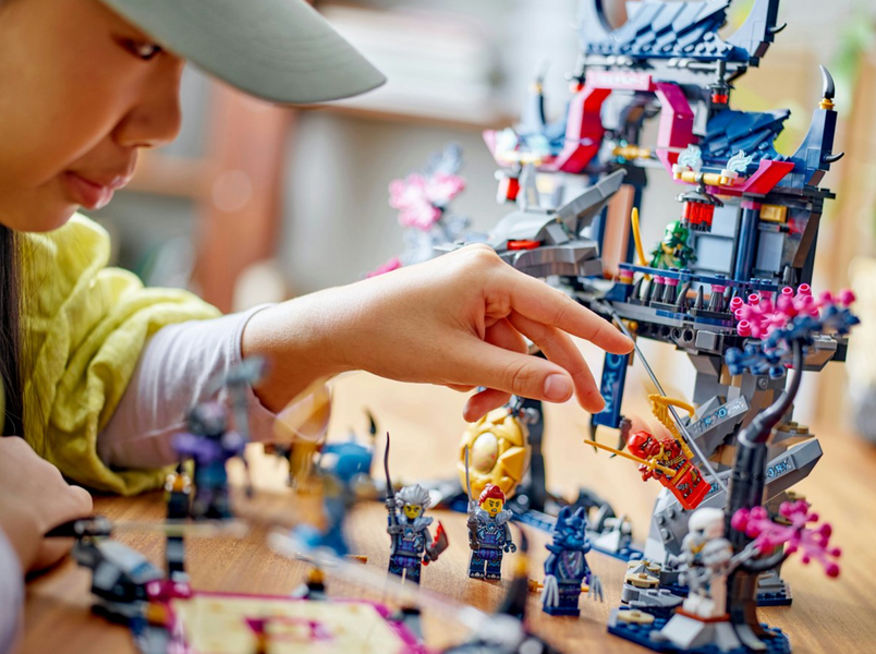 Конструктор Ninjago Додзё тіней у вовчій масці W8103 фото