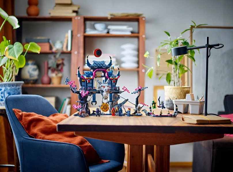 Конструктор Ninjago Додзё тіней у вовчій масці W8103 фото